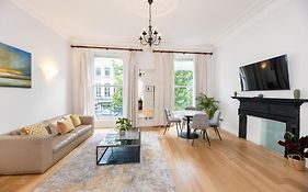 2-Bedroom Victorian Apartment In Kensington