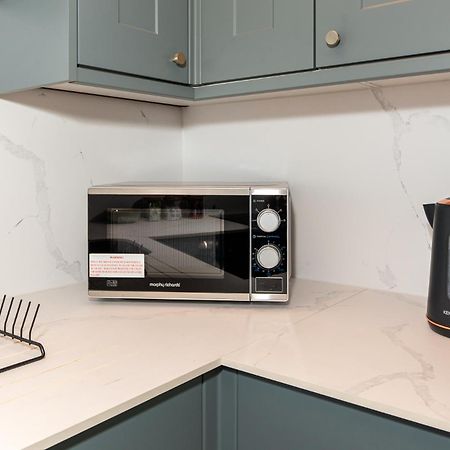 2-Bedroom Victorian Apartment In Kensington Londen Buitenkant foto
