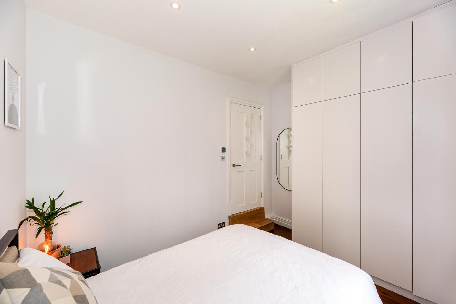 2-Bedroom Victorian Apartment In Kensington Londen Buitenkant foto