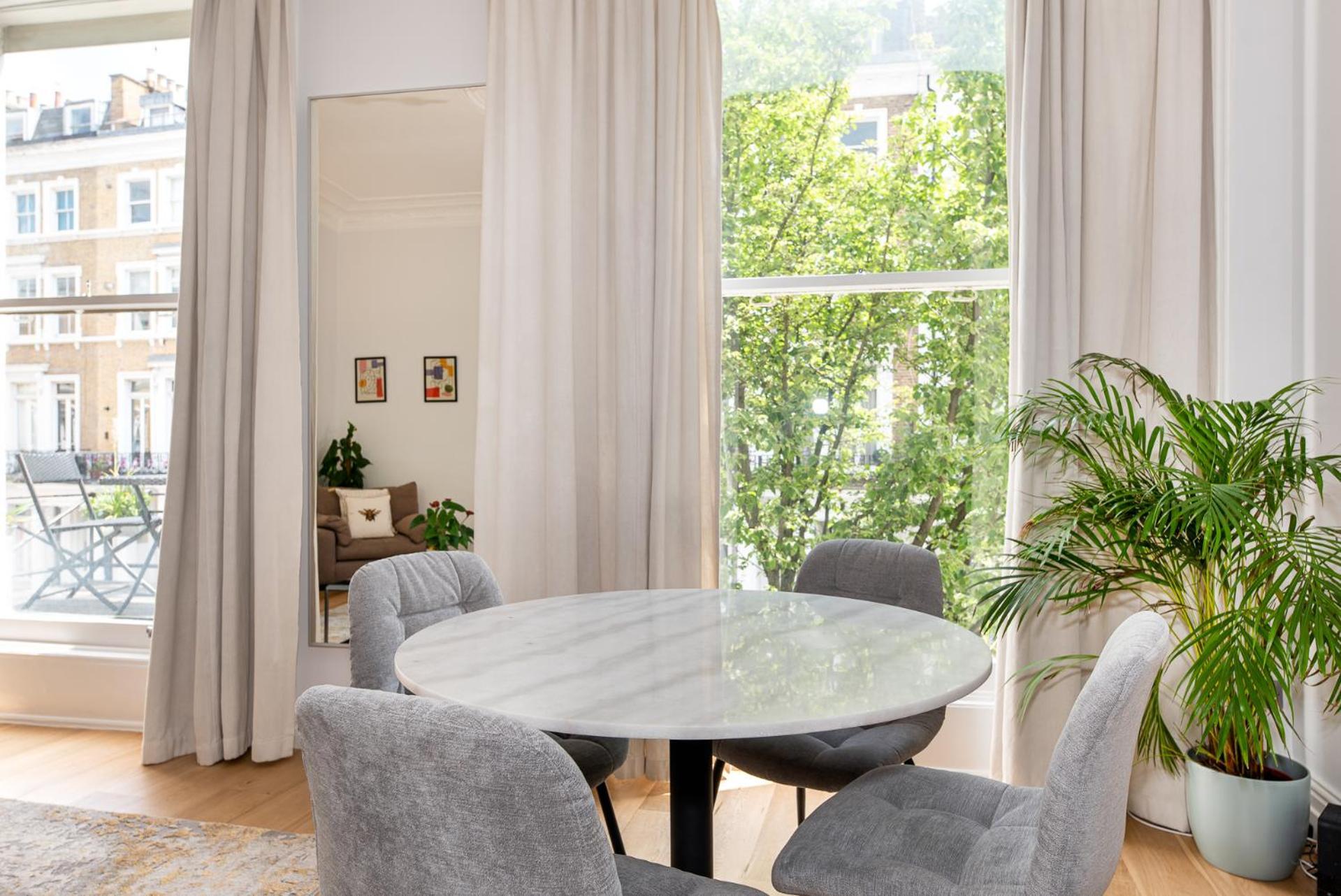 2-Bedroom Victorian Apartment In Kensington Londen Buitenkant foto