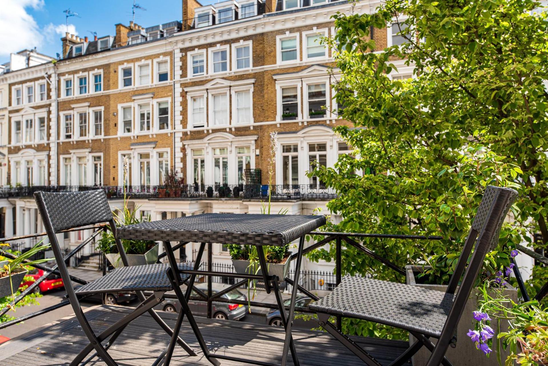2-Bedroom Victorian Apartment In Kensington Londen Buitenkant foto